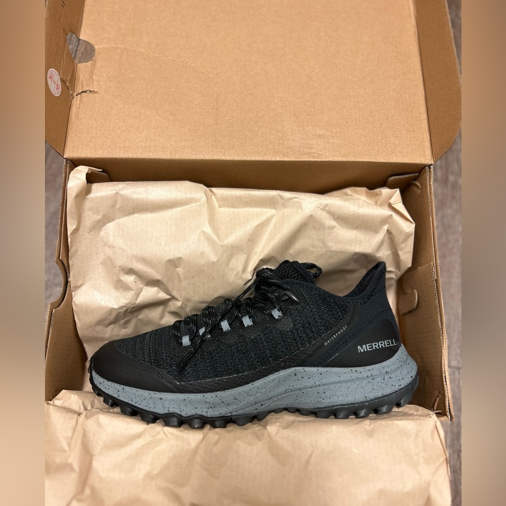 Merrell Women's Bravada Waterproof Hiking Shoe - size 7.5 black/grey
